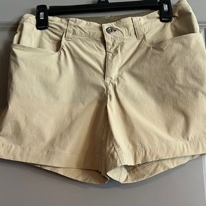 Patagonia Womans Size 4 Khaki Shorts